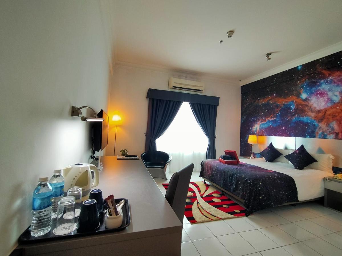 Klana Beach Resort Port Dickson Exterior foto
